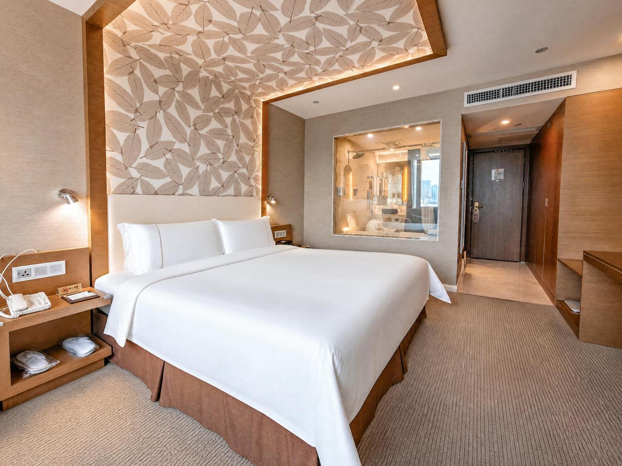 Executive Queen Room